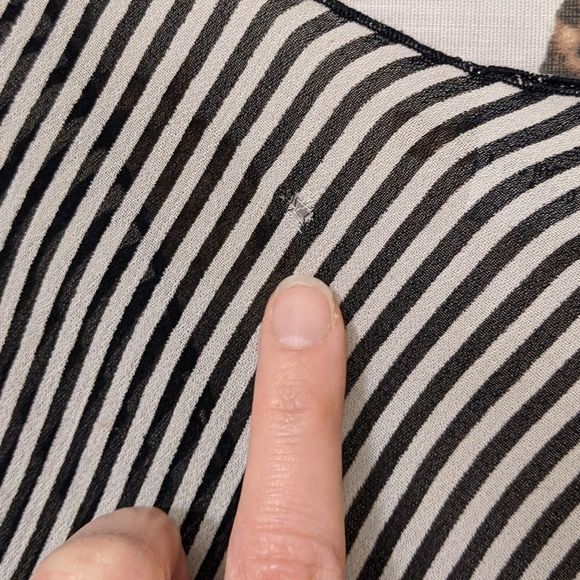 White & Black Split Sleeve Striped Newport News Flutter Sleeve Gauzy Blouse Top - Picture 9 of 9